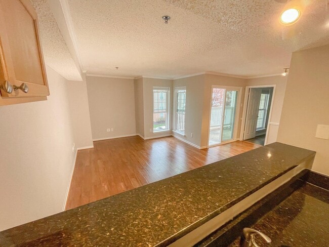 Building Photo - 1524 Lincoln Way