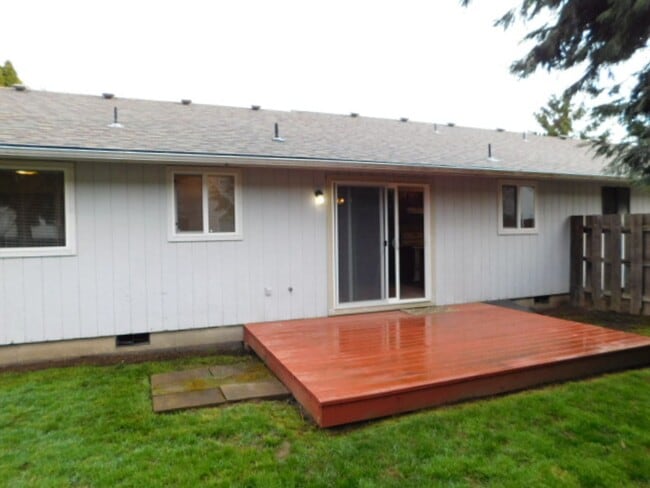 Building Photo - short04