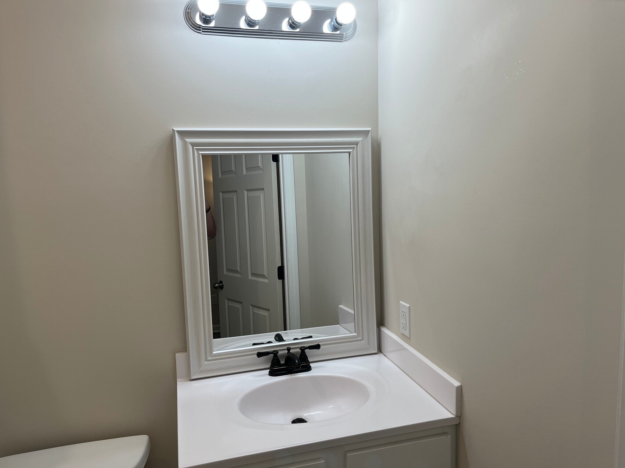 Building Photo - 312 Market St