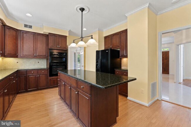 Building Photo - 4804 Leighfield Valley Dr