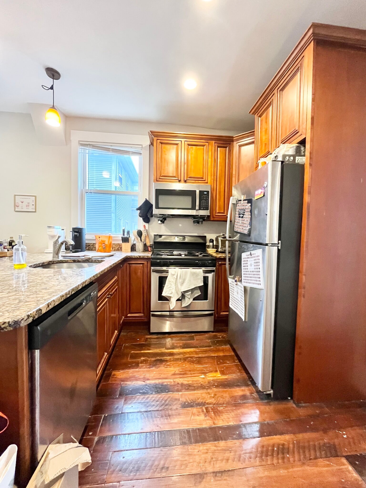 Building Photo - 717 Parker St