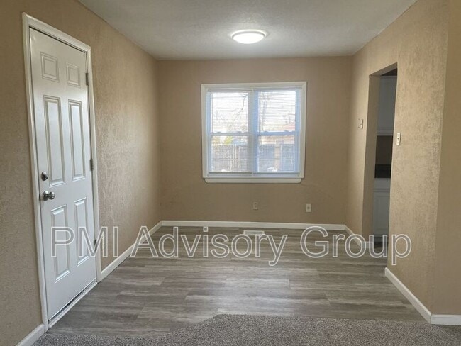 Building Photo - 3510 SW Clare Ave