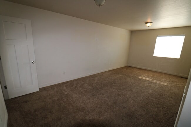 Building Photo - 209 N 680 E
