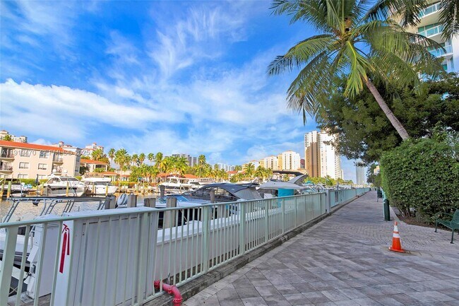 Building Photo - 3029 NE 188th St