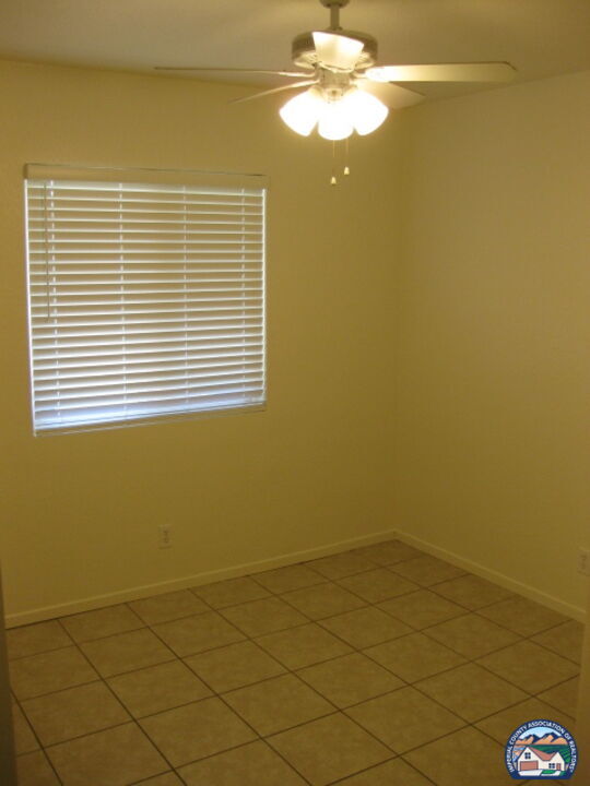 Building Photo - 1661 Yucca Dr