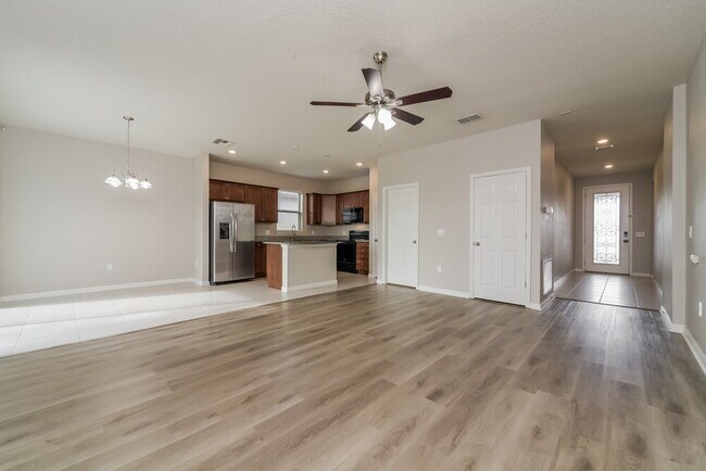 Building Photo - 1733 Cayman Cove Cir