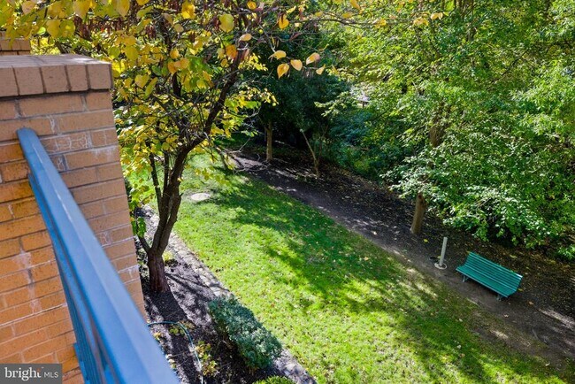 Building Photo - 2200 N Westmoreland St