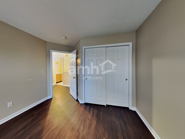 Building Photo - 6527 Sussex Dr