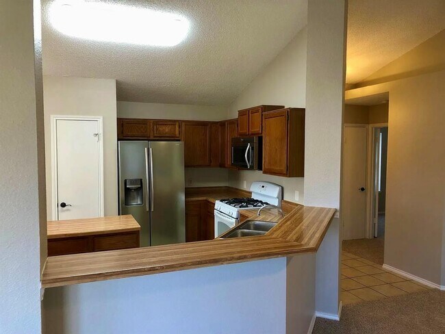 Building Photo - 6500 Jennings Dr