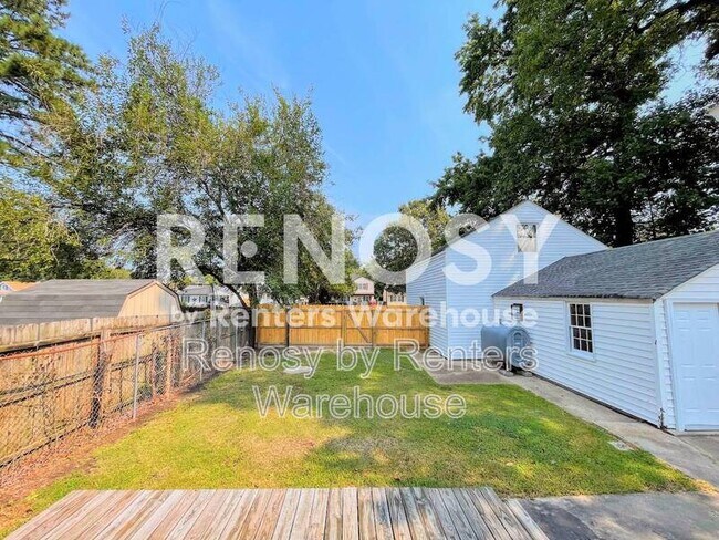 Building Photo - 1084 Norview Ave