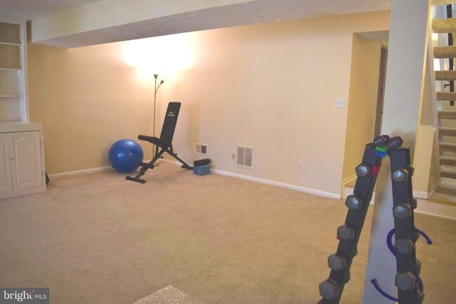 Building Photo - 1549 Autumn Ridge Cir