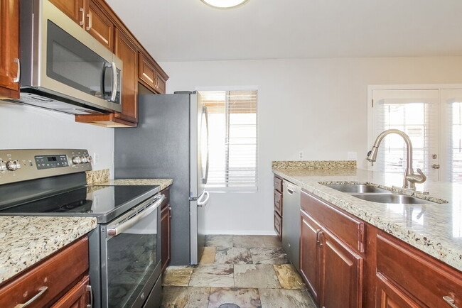 Building Photo - 3310 W Rose Garden Ln
