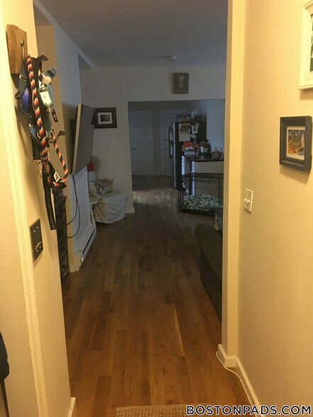 Building Photo - 506 E Broadway