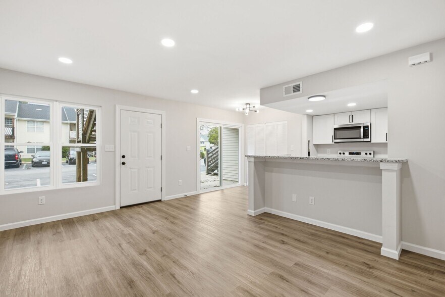 Building Photo - 8 Lyford Key