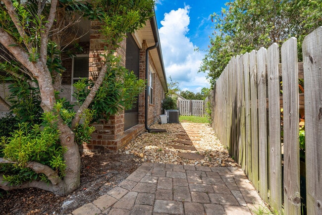 Building Photo - 8 Pintail Blvd