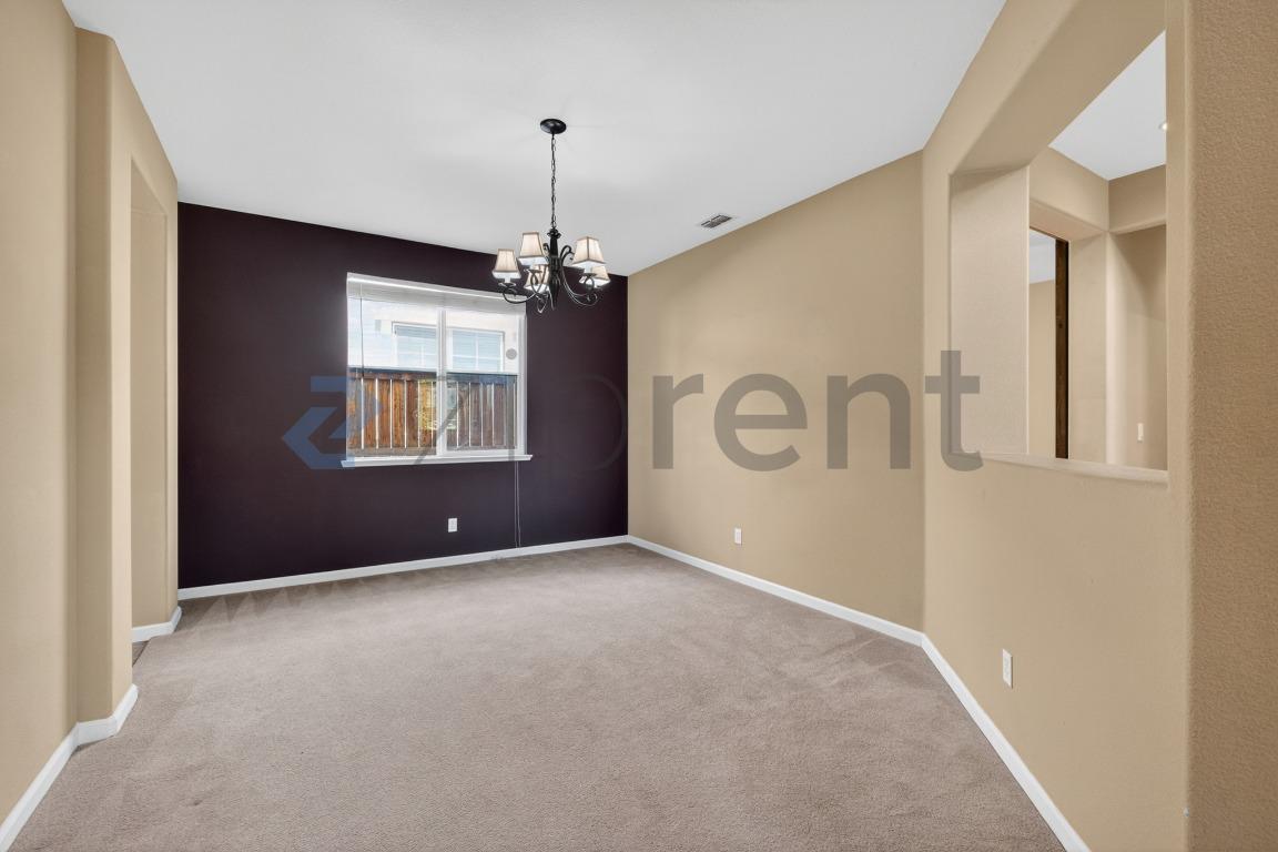 Building Photo - Unit