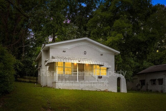 Building Photo - 624 83rd Pl S