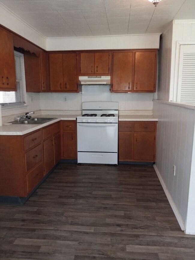 Building Photo - Cute 1 Bedroom Home on Eastside