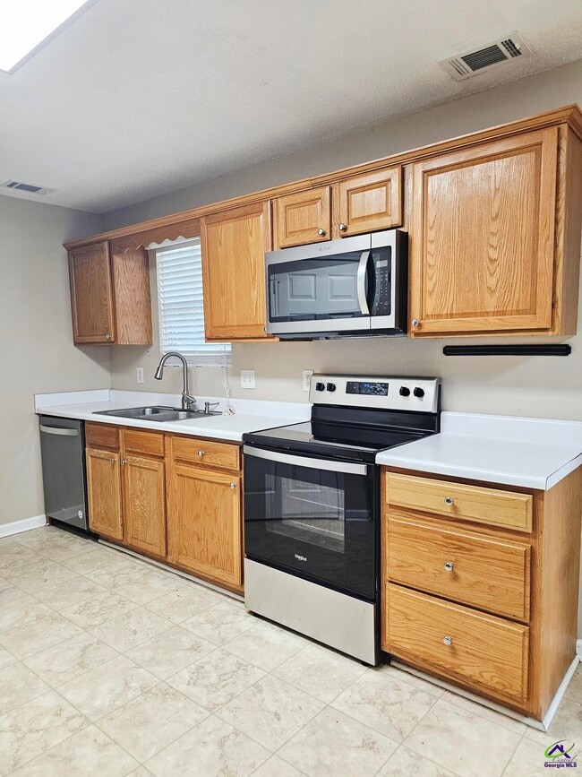 Building Photo - 217 Willis Creek Rd