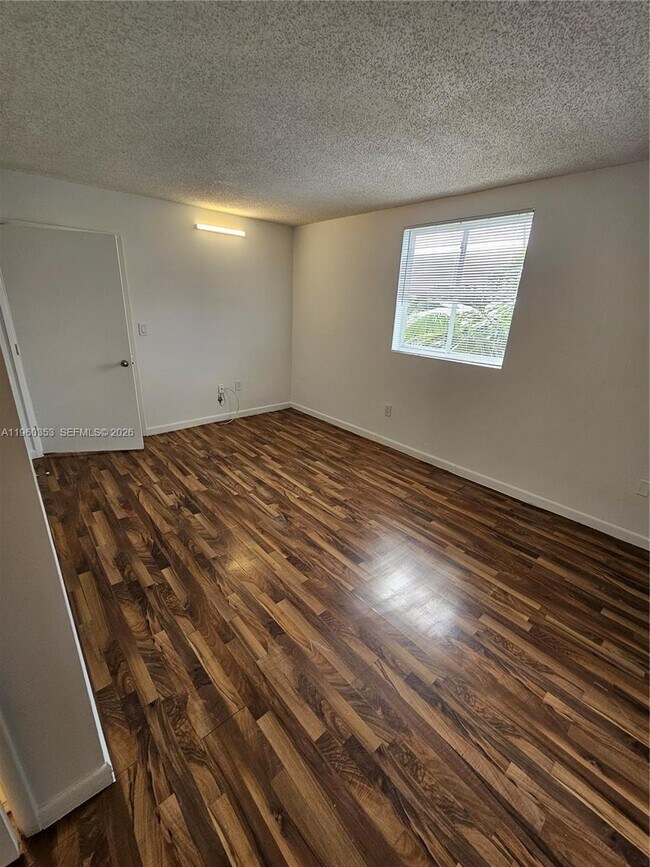Building Photo - 14951 SW 82nd Ln