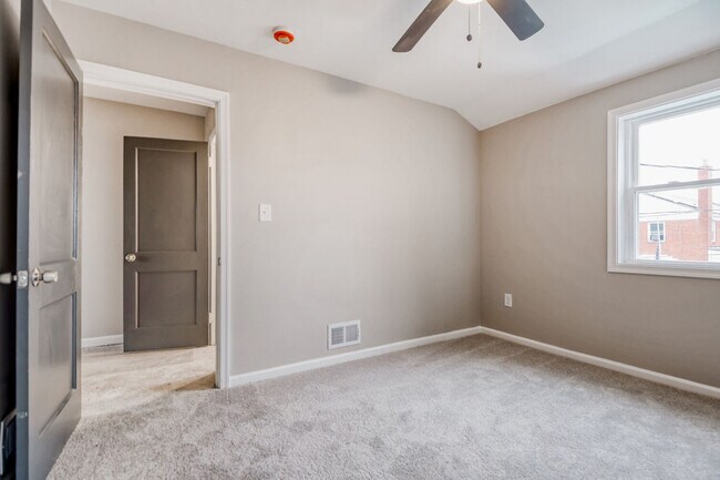 Building Photo - 8413 Kavanagh Rd