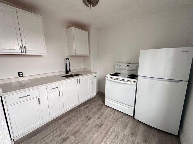 Building Photo - 132 Charles St