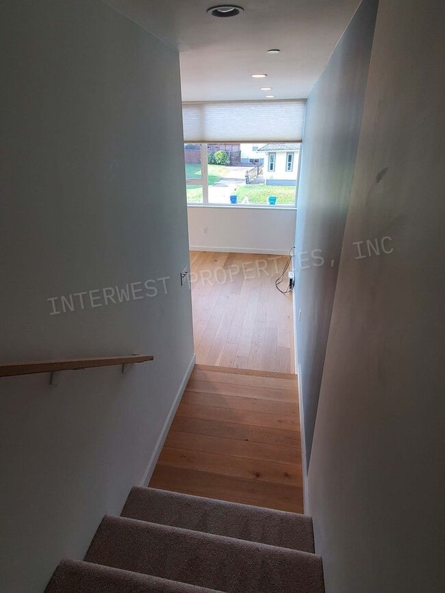 Building Photo - PERE02--*