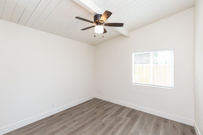 Building Photo - *** OCEANSIDE OASIS 2/1 WITH GARAGE, NEWLY...