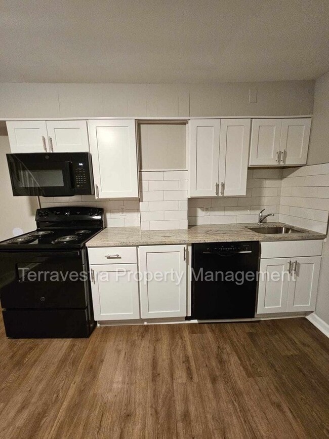 Building Photo - 2 Bed in Millville! Single family