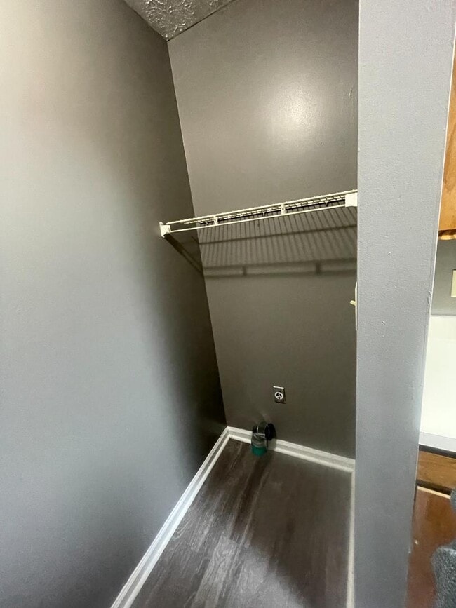 Building Photo - 98 Andrea Dr