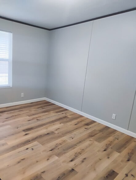 Building Photo - 161 Rainbow Dr