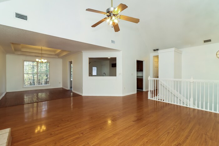 Building Photo - 389 Tapley Rd