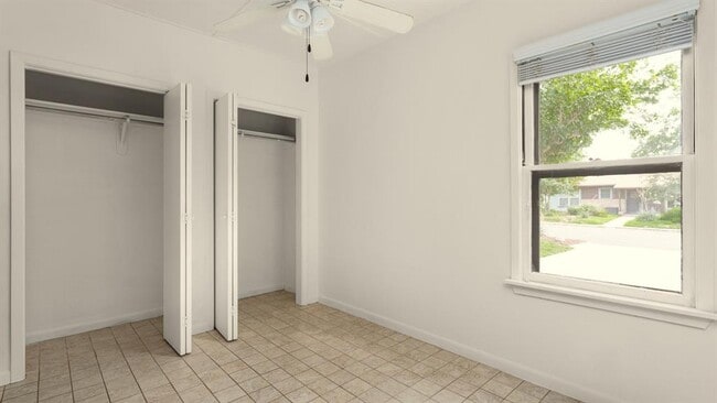 Building Photo - 206 E Skyview Rd