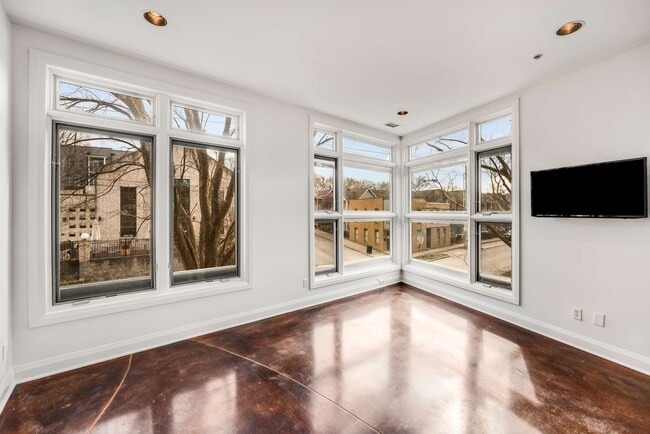 Building Photo - 1500 4th Ave N