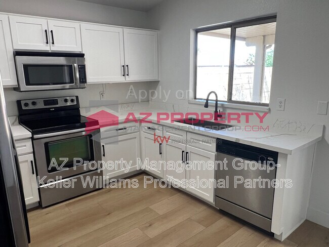 Building Photo - 14916 W Ventura St