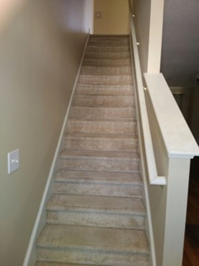 Building Photo - Spacious 4-Bedroom Home - Available for Rent!