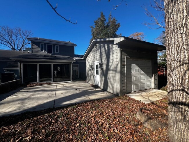 Building Photo - 204 Woodside Ave