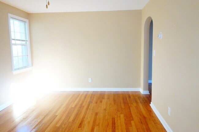 Building Photo - 8007 Garland Ave