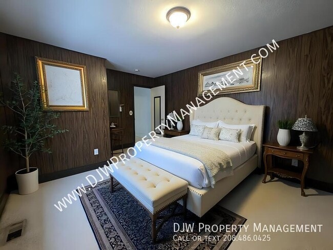 Building Photo - 624 W Linden St