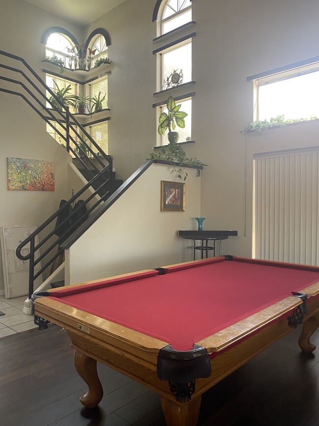 Building Photo - 2116 Rhonda Terrace