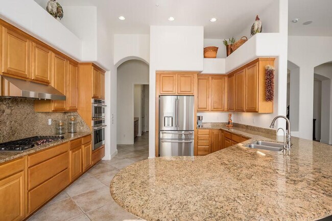 Building Photo - 14705 Canyon Dr