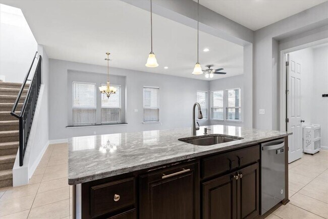 Building Photo - 5112 Globe Mallow Dr