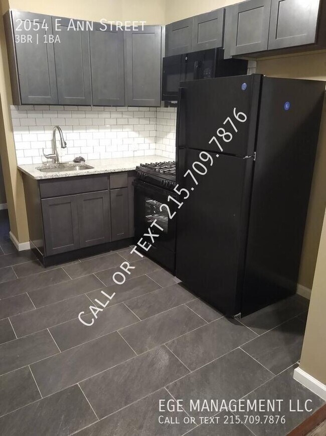 Building Photo - 2054 Ann St