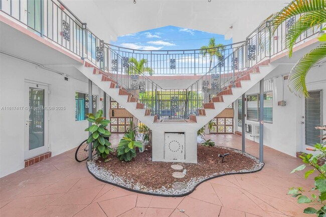 Building Photo - 8040 Tatum Waterway Dr