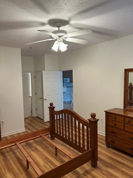 Building Photo - 5822 Longwood Dr