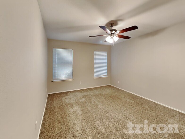 Building Photo - 5718 Magnum Dr