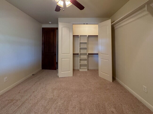 Building Photo - 1559 E Blackjack Rd E