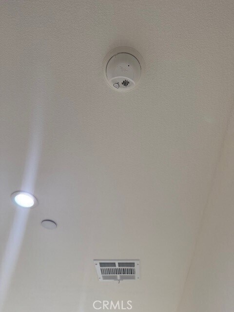 Building Photo - 5875 Towne Ave