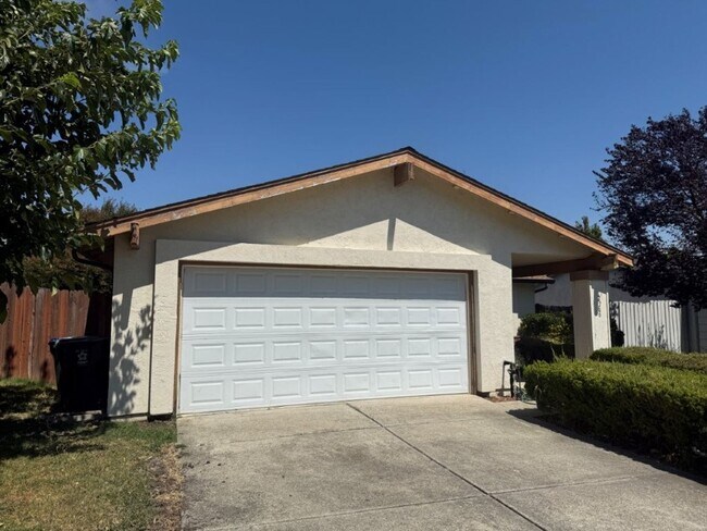 Building Photo - 2766 Applewood Dr