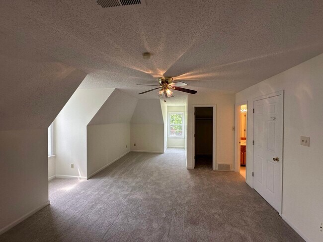 Building Photo - 3510 Sara Woods Dr